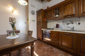 Kühlschrank, Ofen, Herdplatte, Geschirrspüler