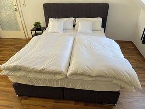 3 bedrooms, WiFi, bed sheets