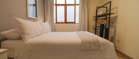 3 slaapkamers, een strijkplank/strijkijzer, wifi, beddengoed