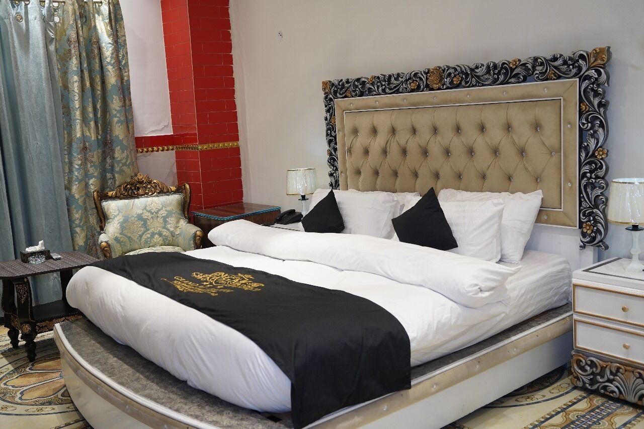 Deluxe Double Room | Soundproofing, bed sheets