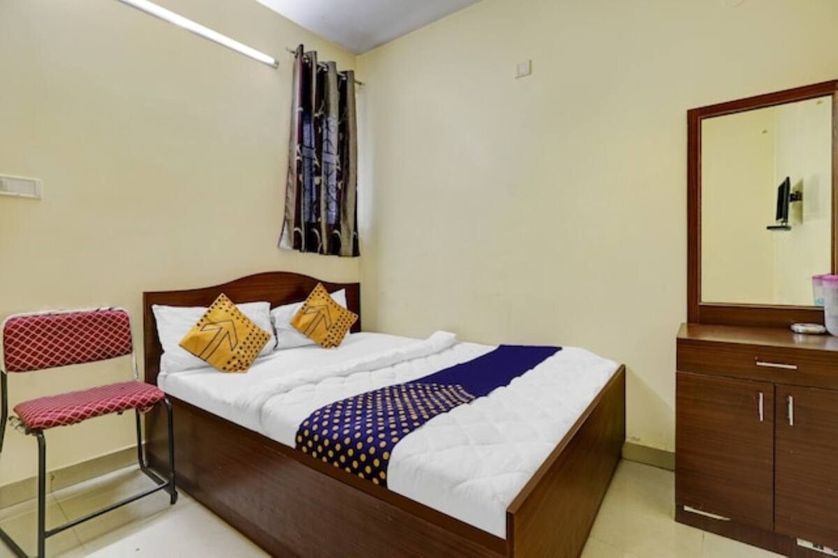 Deluxe Room | Free WiFi, bed sheets