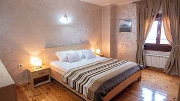 2 slaapkamers, een strijkplank/strijkijzer, gratis wifi, beddengoed
