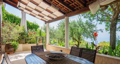 Verde 2Bdr Villa Brda in delightful hights of Petrovac