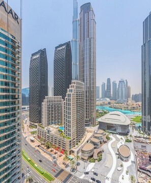 Exterior - Burj Khalifa & Dubai Mall Proximity : London Condo (Dubai)