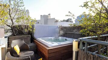 Bain à remous extérieur