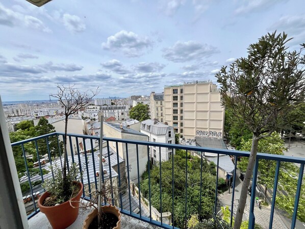Property grounds - PARIS - 2-bedroom apartment with balcony (Paris)