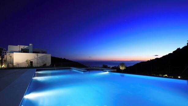 Indoor pool, outdoor pool