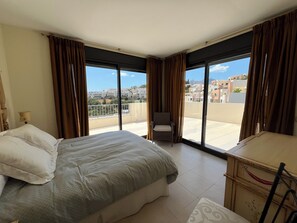3 bedrooms, in-room safe, iron/ironing board, free WiFi