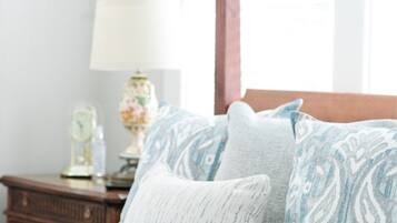 3 bedrooms, desk, iron/ironing board, WiFi