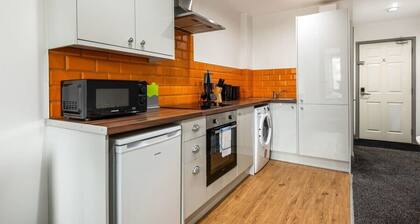 Compact 1 Bed Flat in Halifax Centre