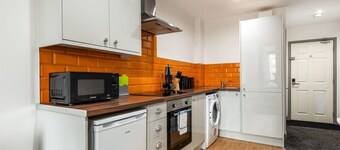 Compact 1 Bed Flat in Halifax Centre