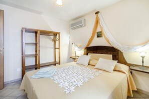 4 slaapkamers, een strijkplank/strijkijzer, gratis wifi, beddengoed