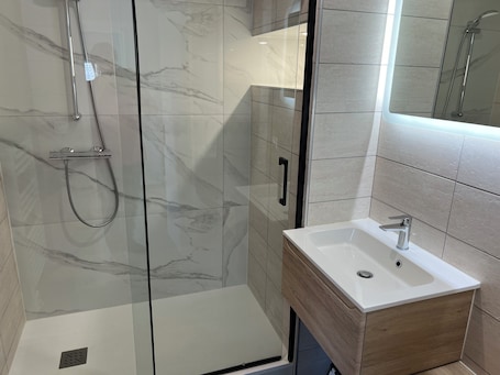 Shower, hair dryer, toilet paper. Nice, quiet house