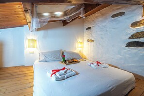2 habitaciones, espacio para trabajar con laptop, wifi y ropa de cama 