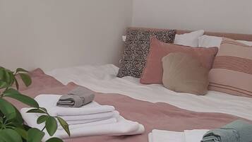 1 camera, ferro/asse da stiro, Wi-Fi, lenzuola