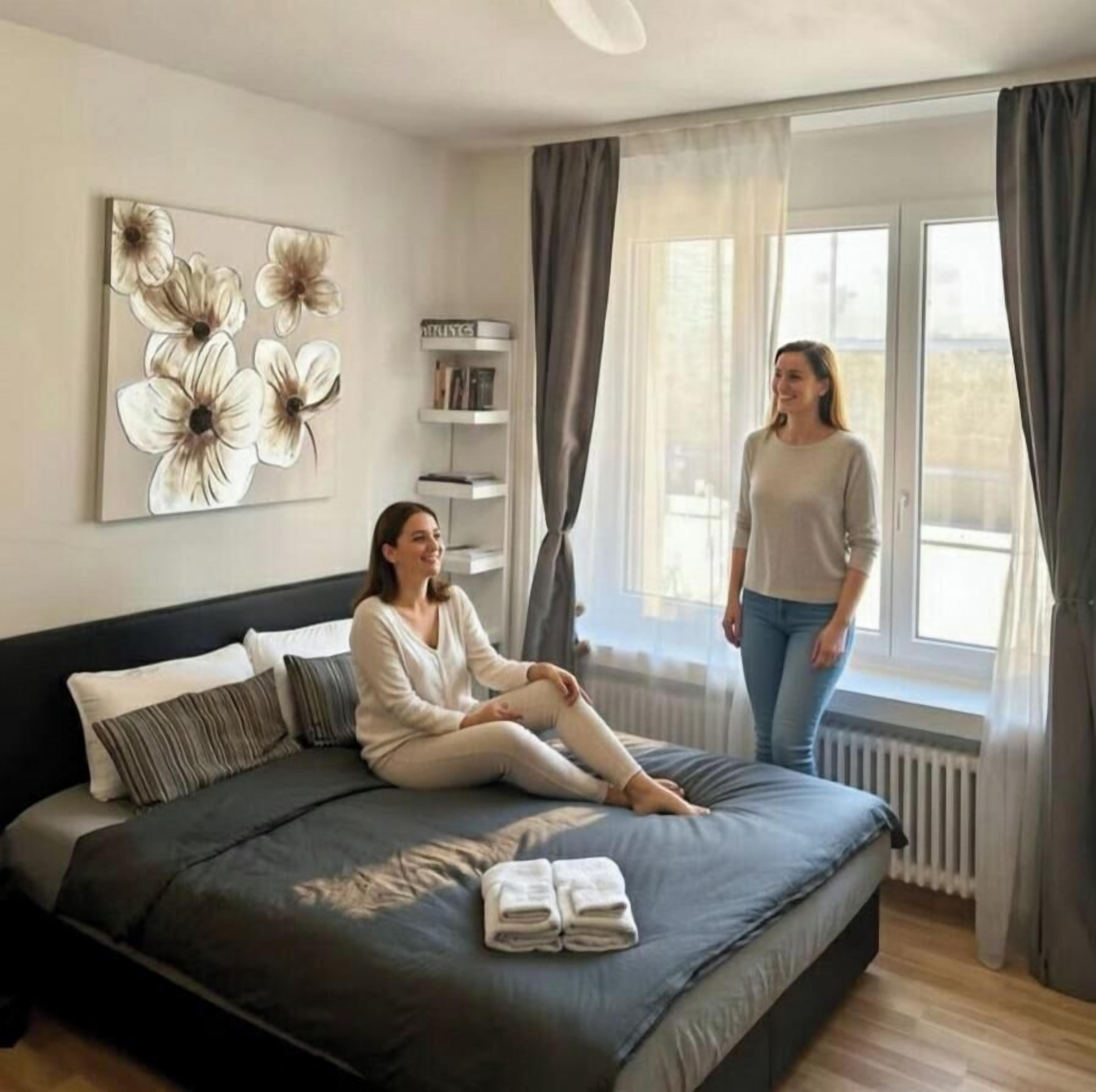 1 室のベッドルーム、デスク、アイロン / アイロン台、旅行用ベビーベッド