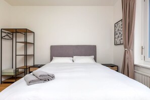 2 bedrooms, desk, iron/ironing board, travel cot