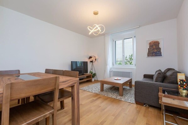 Unclassified image, 1 of 33, button