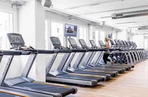 Fitness facility - RARE GEM - Downtown 2-BR Apt with Big Terrace Diamond (Zürich)