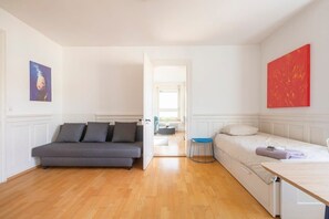 Unclassified image, 5 of 19, button