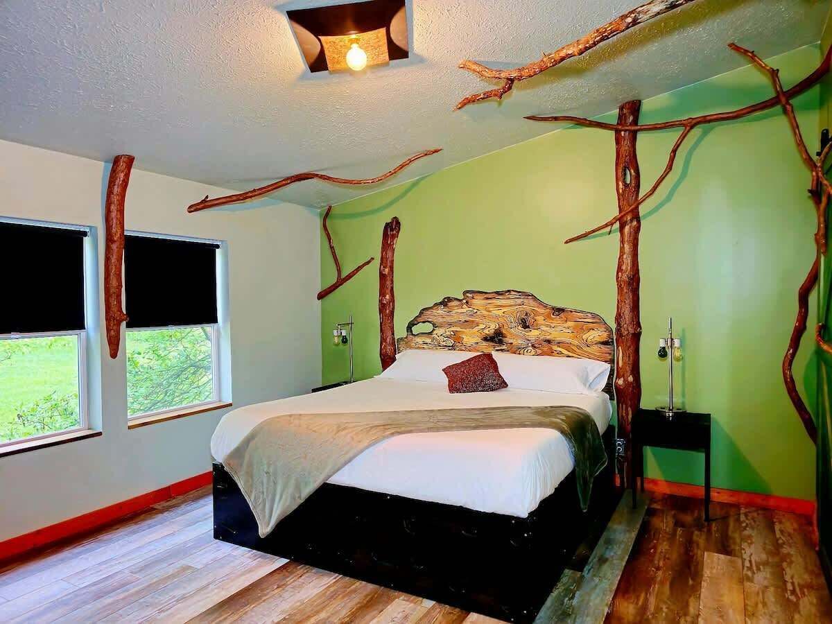 6 quartos, escrivaninha, Wi-Fi, roupa de cama