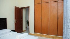 คลาสสิกอพาร์ทเมนท์, ระเบียง, วิวเมือง | 1 ห้องนอน, โต๊ะทำงาน, พื้นที่ทำงานแบบใช้แล็ปท็อป, ห้องเก็บเสียง
