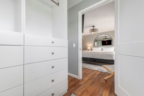 3 bedrooms, iron/ironing board, free WiFi - Cherry Blossom Orchard Retreat 3BDR (Williamsburg)