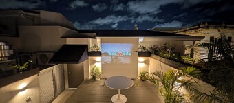 Aparthotel with 9 units - 5 studios 3 apartments with 2 bdr and 1 penthouse of 1 bdr SUPERB LOCATION