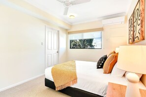 3 bedrooms, iron/ironing board, travel crib, free WiFi