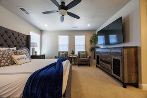 4 bedrooms, desk, iron/ironing board, travel cot - Southern Utah charm. Close to St George and National Parks (Washington)