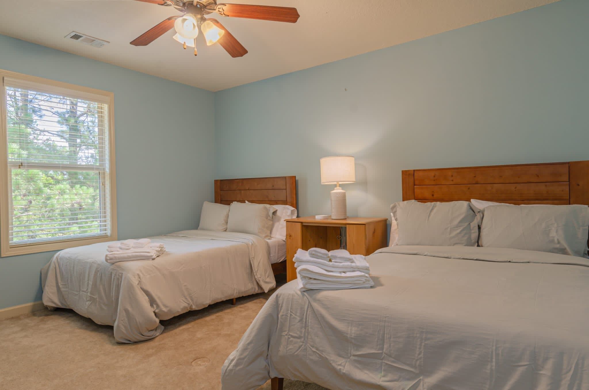 4 bedrooms, desk, iron/ironing board, WiFi