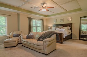 4 bedrooms, desk, iron/ironing board, WiFi - 4BR•Sleeps10•PoolTable•Grill•Parking•Near Ft Moore (Columbus)