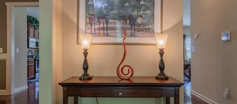 4BR•Sleeps10•PoolTable•Grill•Parking•Near Ft Moore