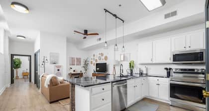 Stay in heart of Johnson City - Urban Loft