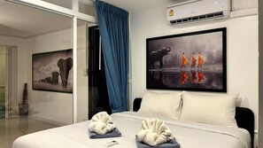 3 bedrooms, iron/ironing board, internet, bed sheets - 6-36 - 3 Bdr Modern Penthouse with shared Pool (Tambon Patong)