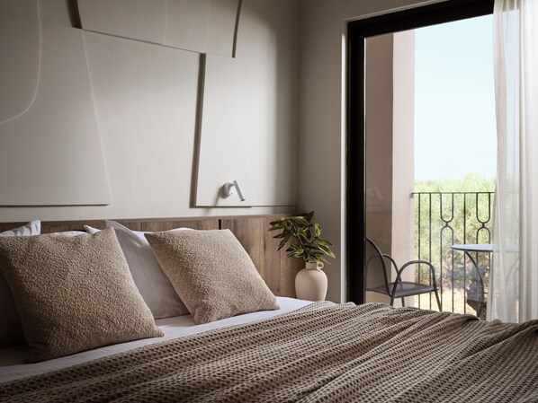 خزنة داخل الغرفة وستائر تعتيم ومكواة/لوح كي وواي فاي مجانًا