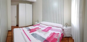 3 chambres, fer et planche à repasser, draps fournis