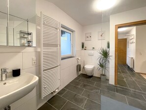 Basic Studio, 1 Queen Bed with Sofa bed, Balcony, Mountain View | Bathroom | Shower, towels, soap, toilet paper - Haus Sabine (Leutasch)