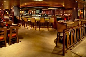 Zimmer, 2 Schlafzimmer | Bar (in der Unterkunft)