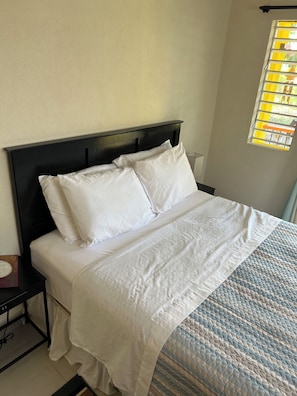 2 bedrooms, travel cot, WiFi, bed sheets