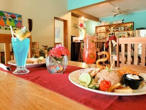 Dining - Seashell Suite, Garden and Pool Views @SapphireBeach (San Pedro Town)