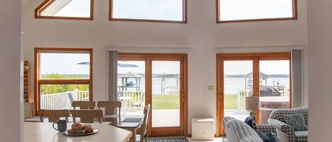 تلفزيون، مكتب