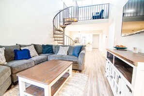 TV - Heron Pointe Modern Villa w Pools (Myrtle Beach)