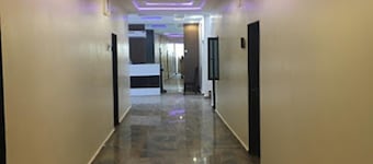 Grand Ambar Palace Hotel & Suites