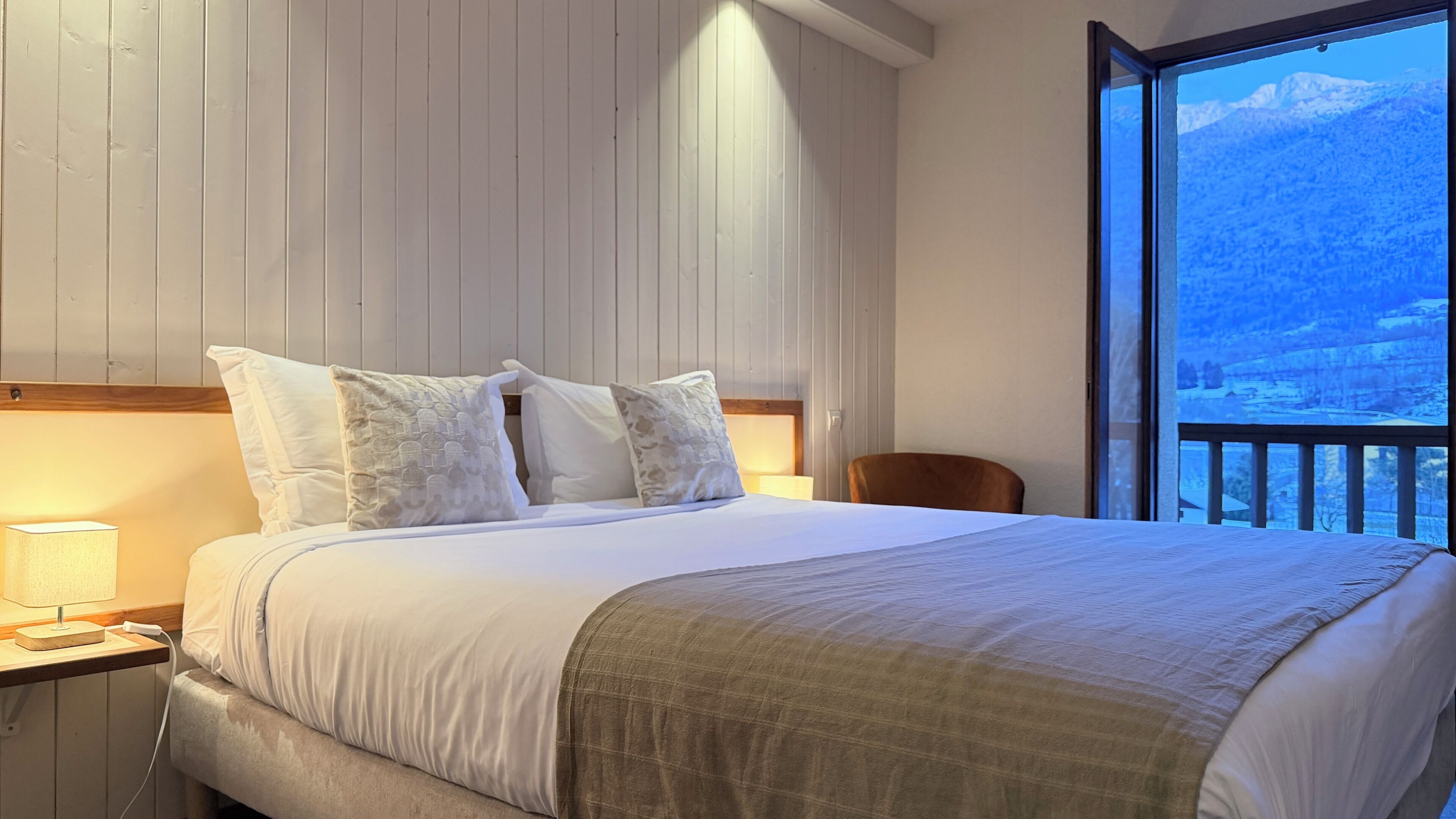 Comfort Double Room, 1 Queen Bed, Balcony, Mountain View