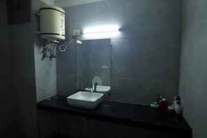Luxury Room, City View | Desk, laptop workspace, free WiFi