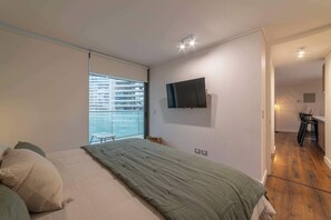 2 habitaciones, tabla de planchar con plancha, wifi y ropa de cama