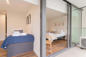 2 室のベッドルーム、アイロン / アイロン台、WiFi、ベッドシーツ