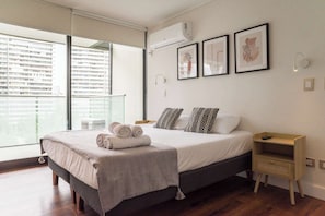 2 chambres, fer et planche à repasser, Wi-Fi, draps fournis