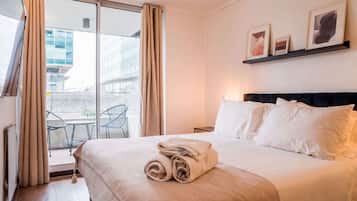 2 habitaciones, tabla de planchar con plancha, wifi y ropa de cama